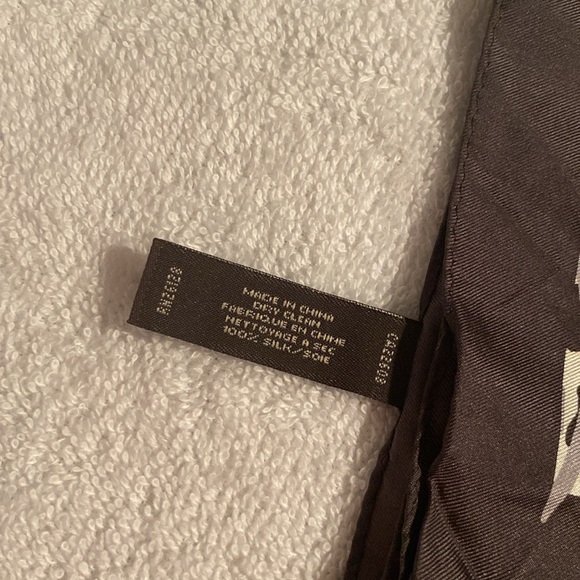 Coach Scarf - Picture 4 of 7